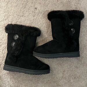SO by Kohls Black Fur Boots size 7
